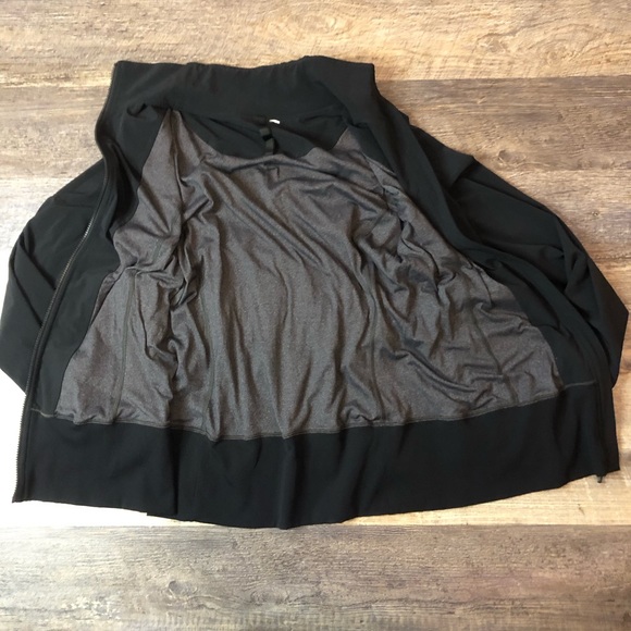 Lululemon Sights Seen Jacket size 12 draw cord/back has been cut still functions - Picture 8 of 16
